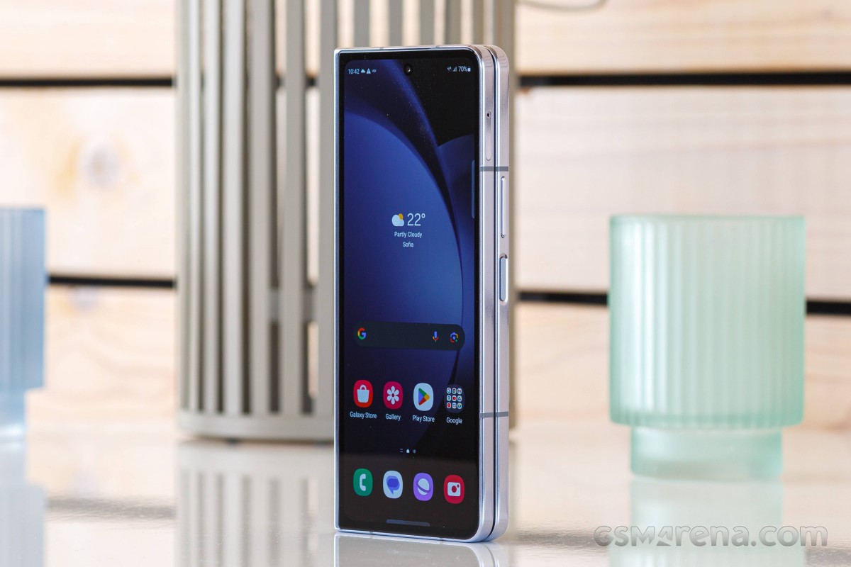 Samsung is thinking about making a cheaper Galaxy Z Fold6