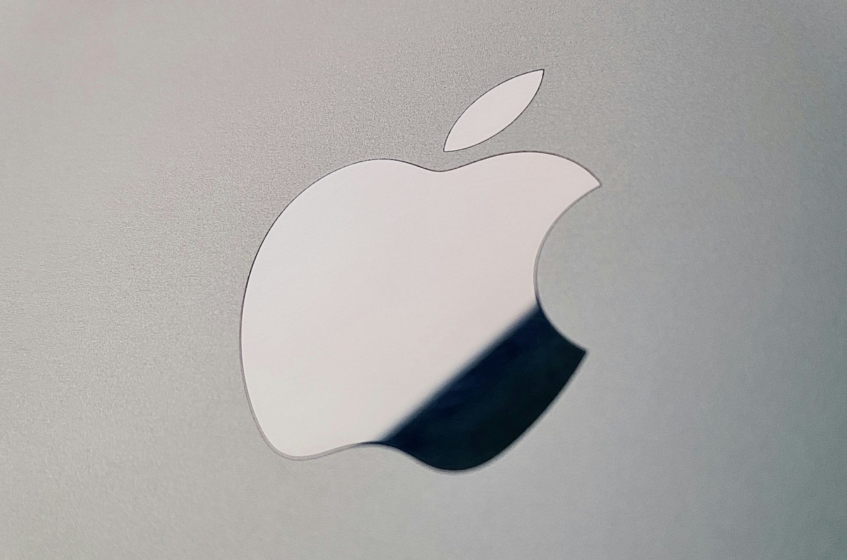 Apple строит как минимум два складных прототипа iPhone в стиле флип, говорится в отчете
