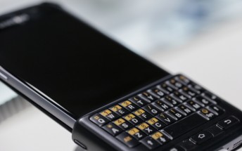 Flashback: Samsung tried to resurrect the hardware QWERTY with this case