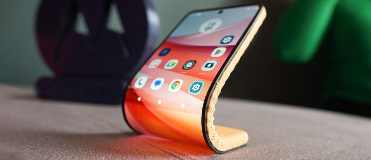 Motorola Adaptive Display Concept hands-on at MWC 2024 - Vimarsana News