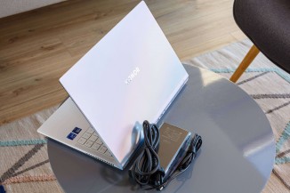 Unboxing the MagicBook Pro 16, its 200W charger