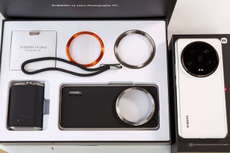 Unboxing the Xiaomi 14 Ultra and the Photography Kit