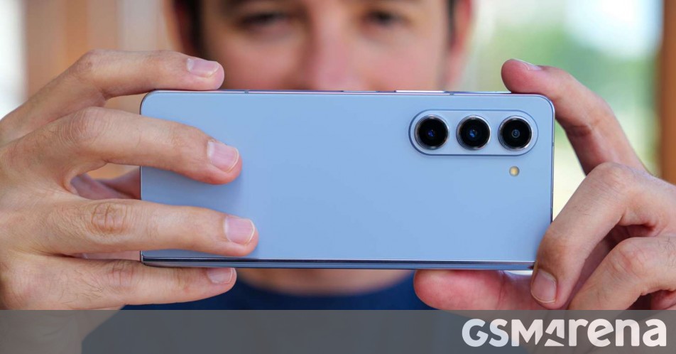 Not a joke: the Samsung Galaxy Z Fold6 Ultra may be real - GSMArena.com ...