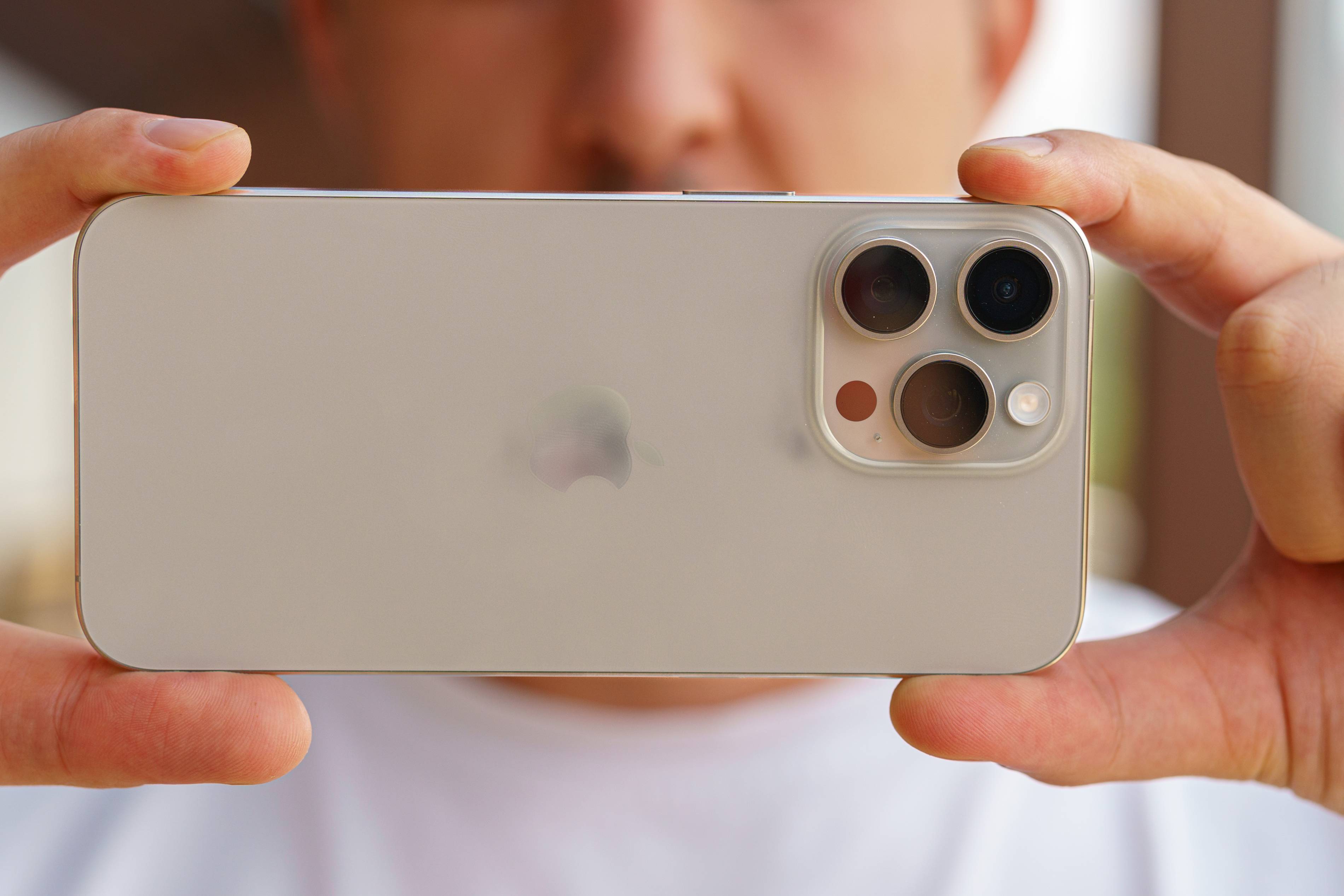 LG to remain major provider of telephoto camera sensors for iPhone 16 Pro series