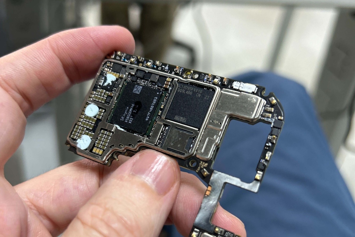 Huawei Pura 70 Pro teardown reveals even more China-made parts