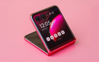 Motorola Razr 50 appears on Geekbench