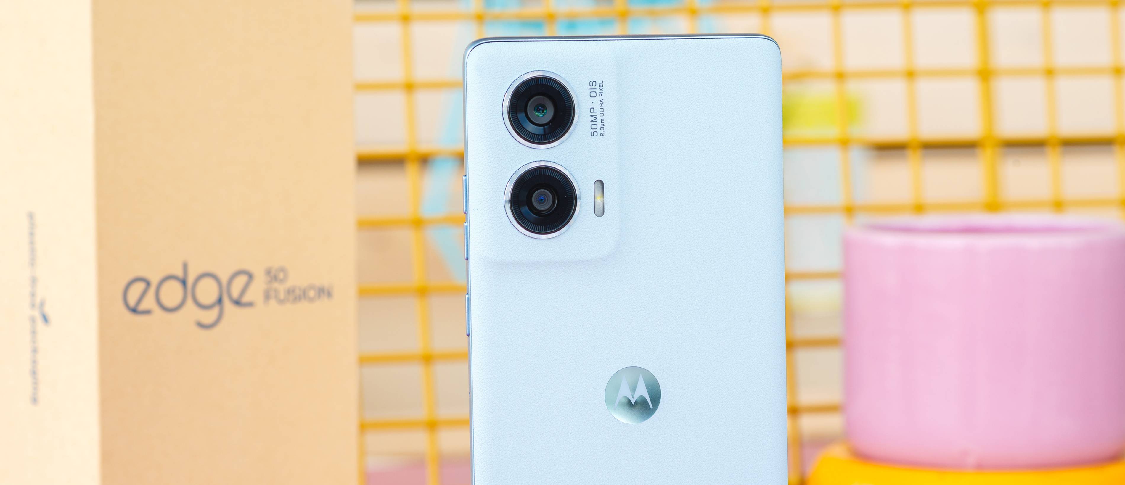 Motorola starts seeding Android 15 beta to some of its phones