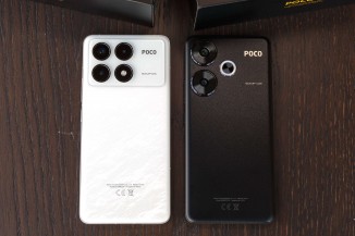 The Poco F6 Pro on the left, F6 on the right