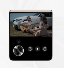 Honor Magic V Flip features a 4'' LTPO OLED cover screen
