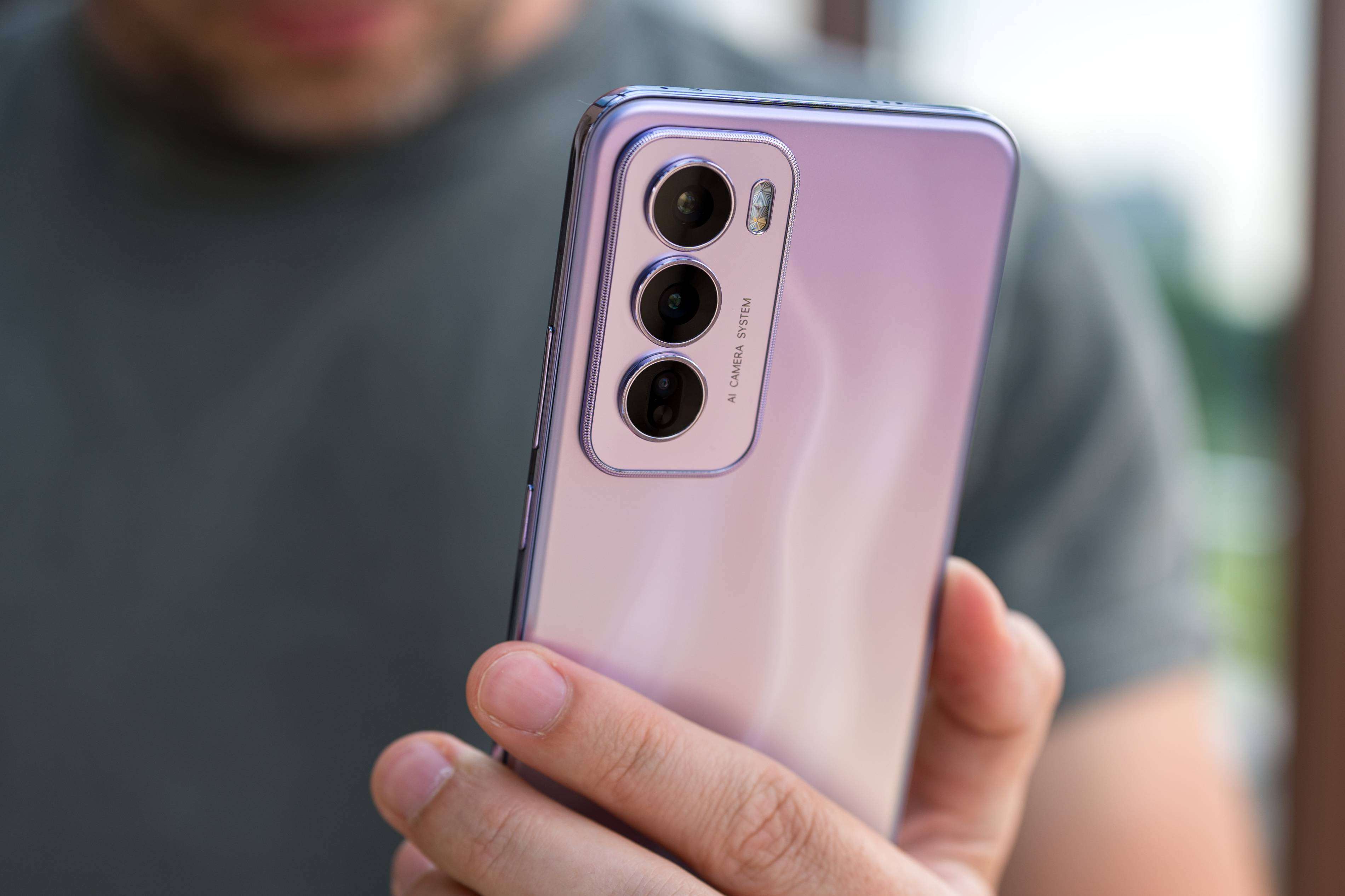 Oppo Reno12 Pro 5G выставлен на обзор