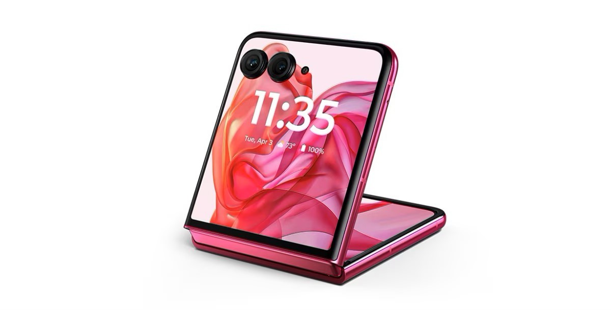 T-Mobile has an exclusive Hot Pink version of the new Motorola Razr+
