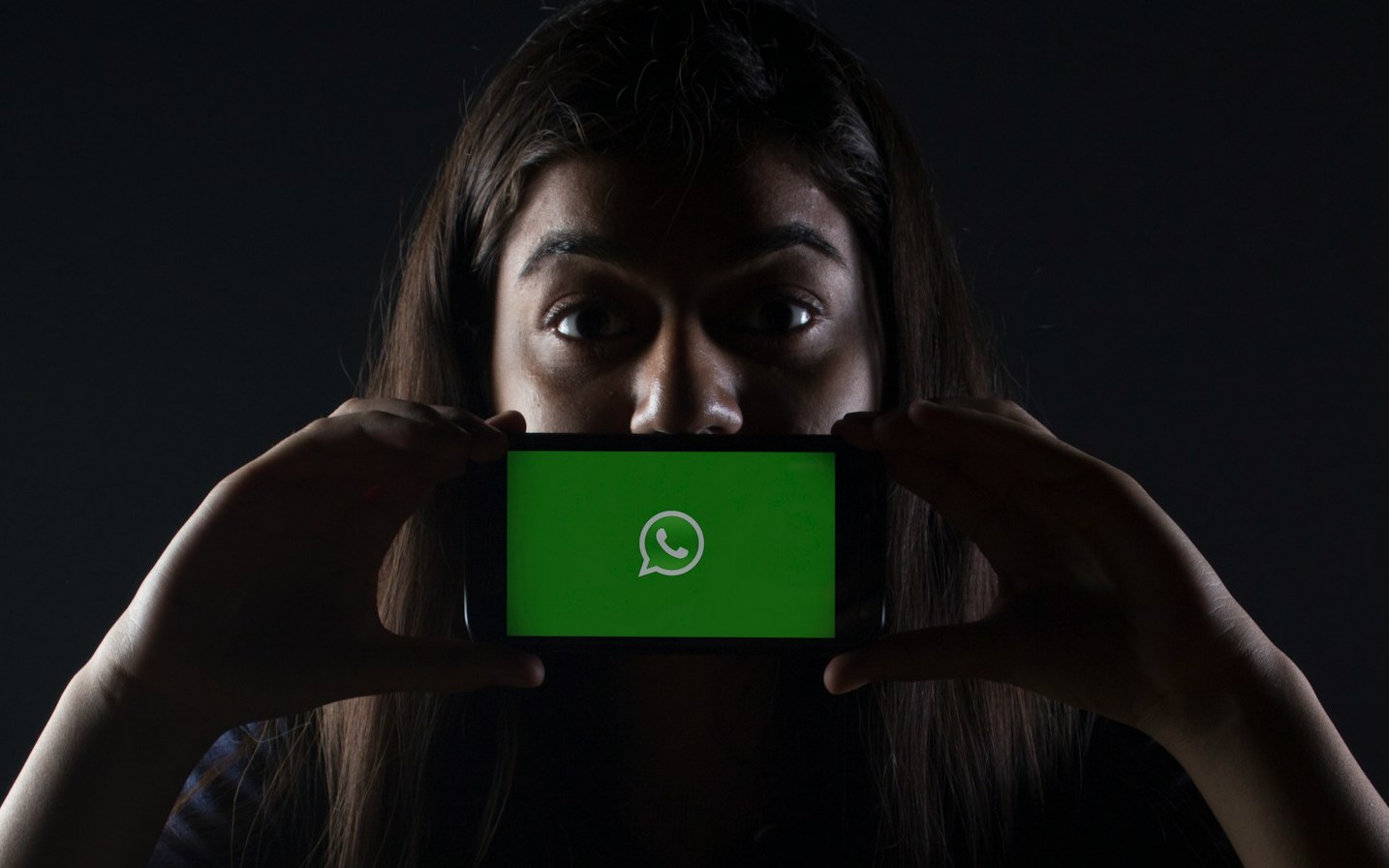 WhatsApp video calls get 32 participants, screen sharing, speaker spotlight