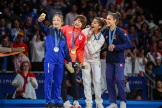 Select moments of Victory Selfie at Paris 2024