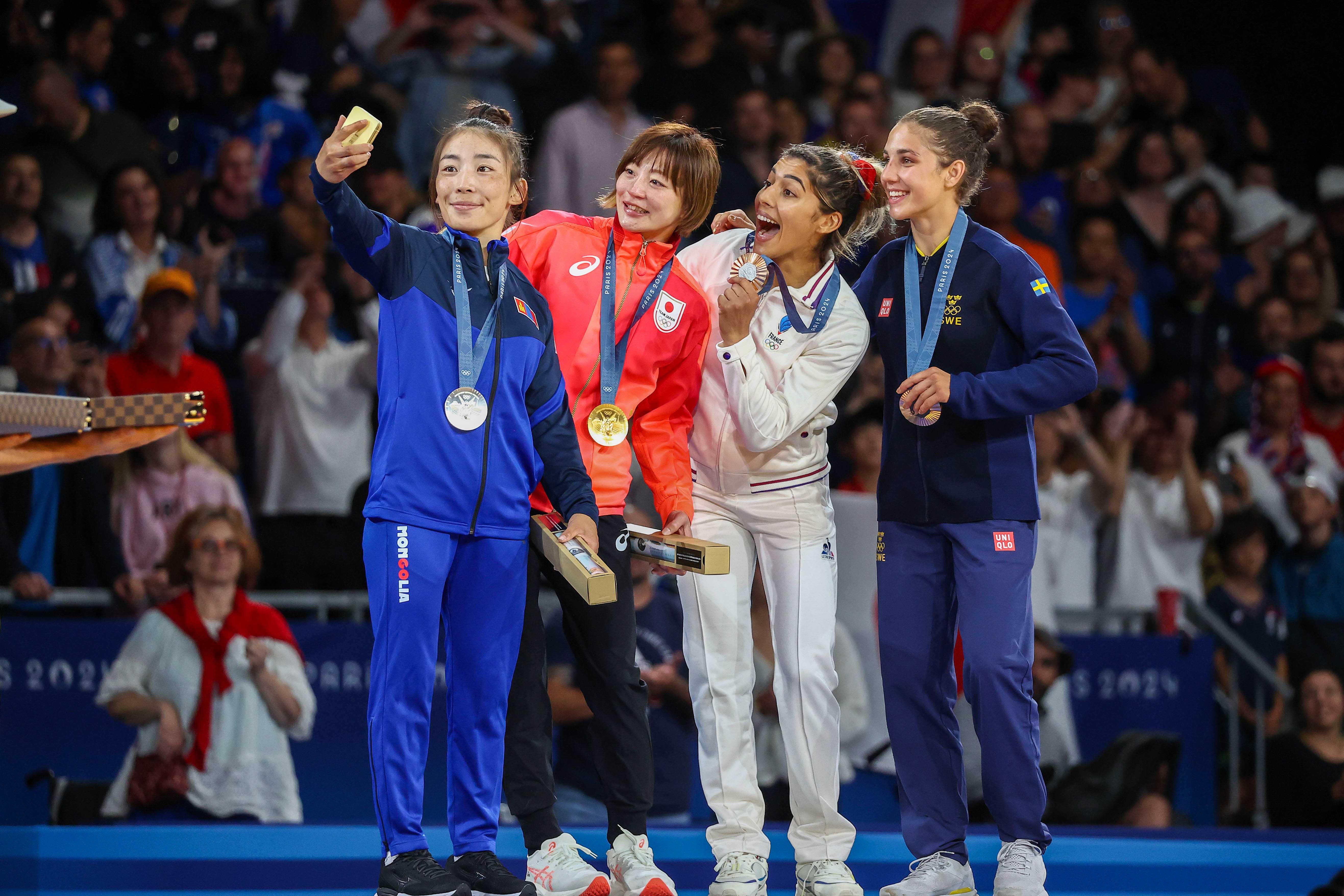 Samsung Galaxy Z Flip6 prominently featured in awards ceremonies at Paris Olympics