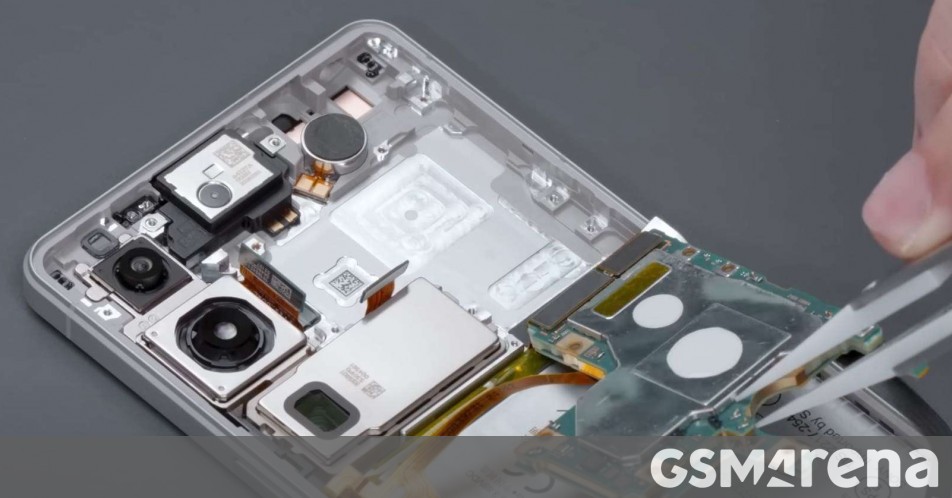 See inside the Xperia 1 VI in first teardown video