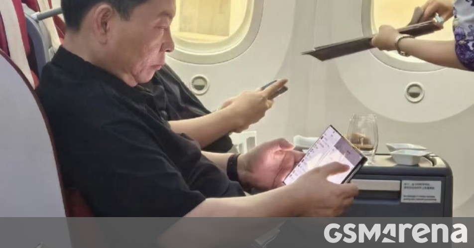 Huawei Chairman Richard Yu spotted using a tri-folding device