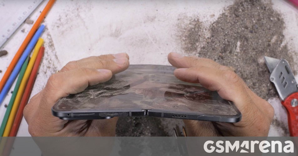 Pixel 9 Pro Fold snaps in durability test