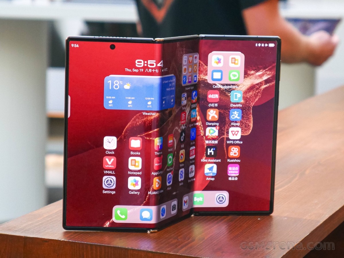 Huawei Mate XT Ultimate, the only tri-foldable on the market currently