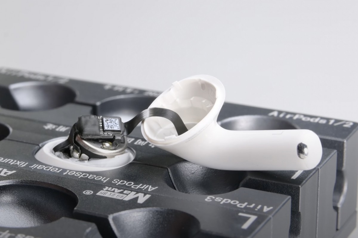 Teardowns of new AirPods show no major repairability gains 