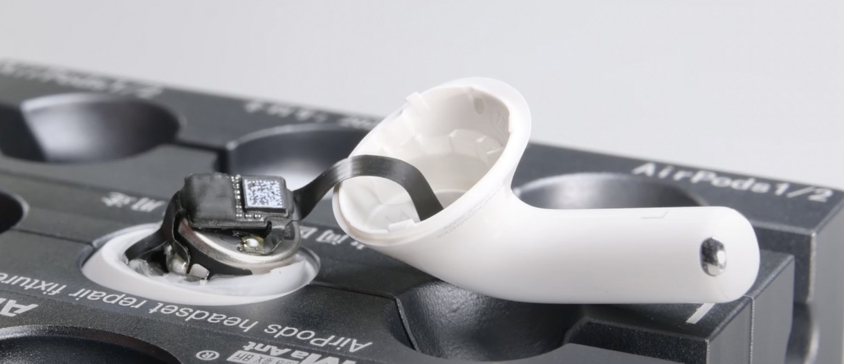 Teardowns of new AirPods show no major repairability gains Teardowns of new AirPods show no major repairability gains
