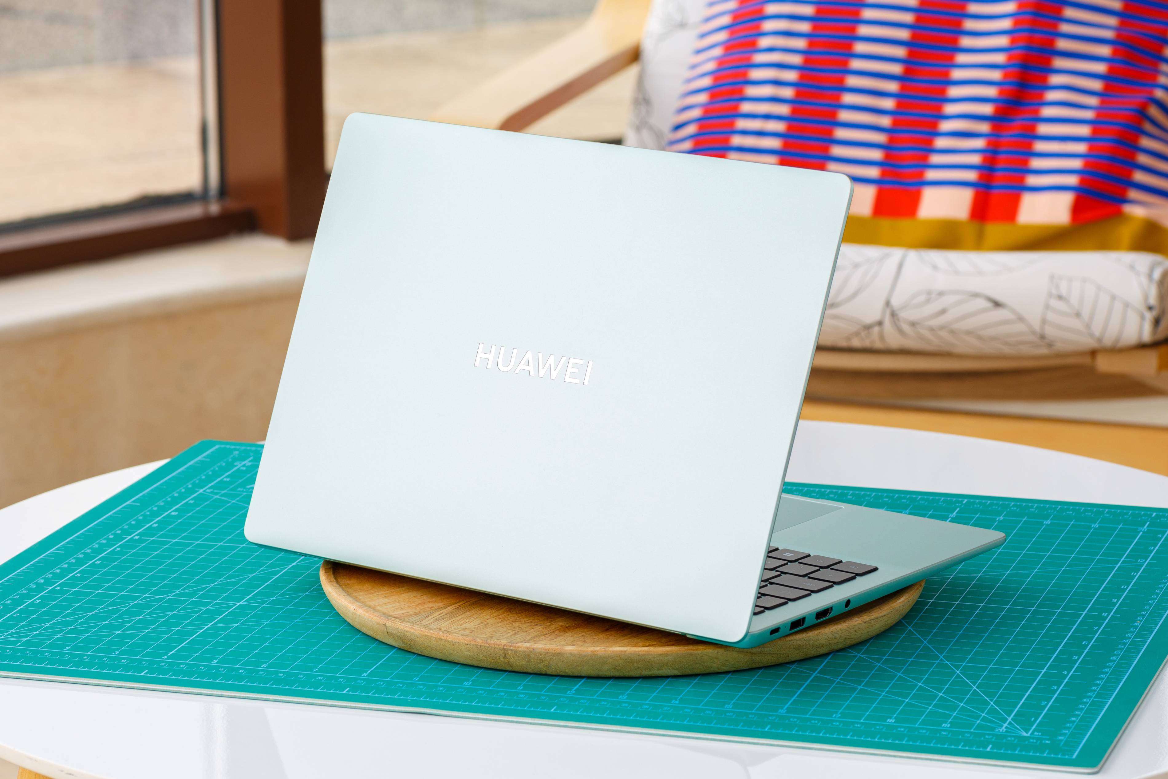 Обзор Huawei Matebook 14 2024 года