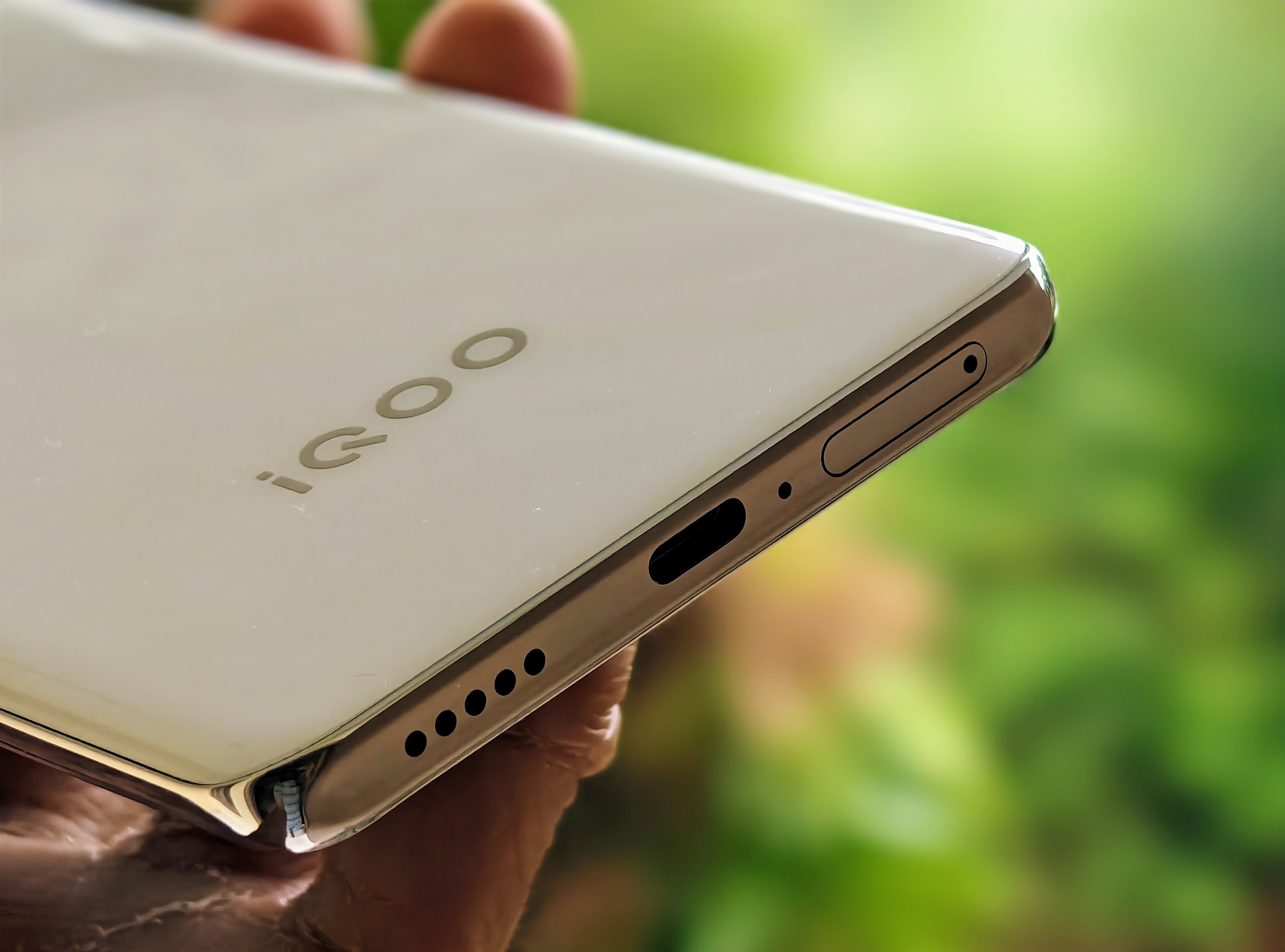 iQOO Z9s Pro hands-on review