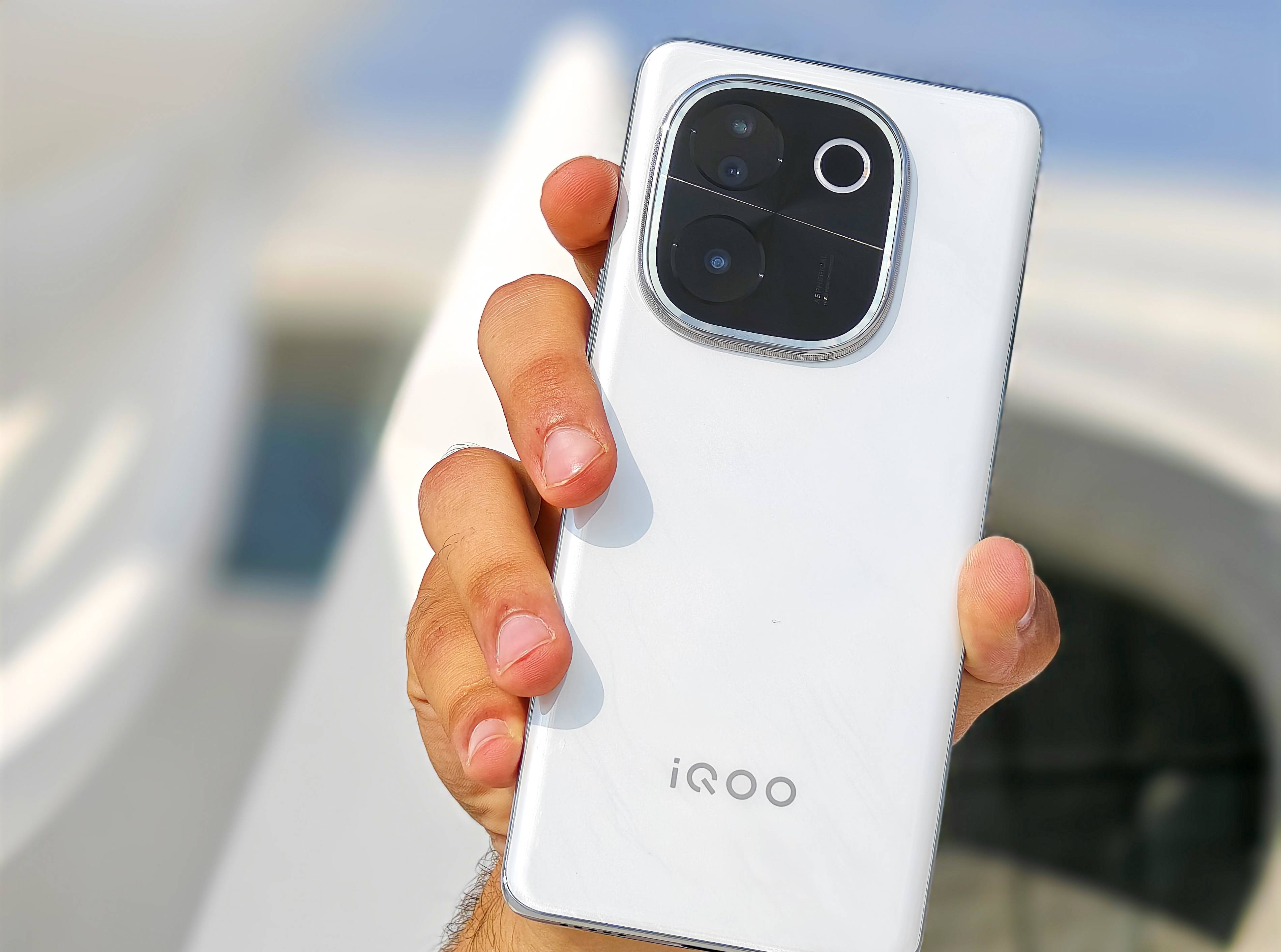 iQOO Z9s Pro hands-on review