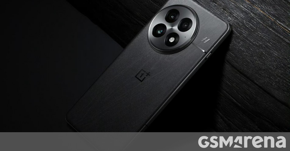 Take a look at the OnePlus 13 in all its glory