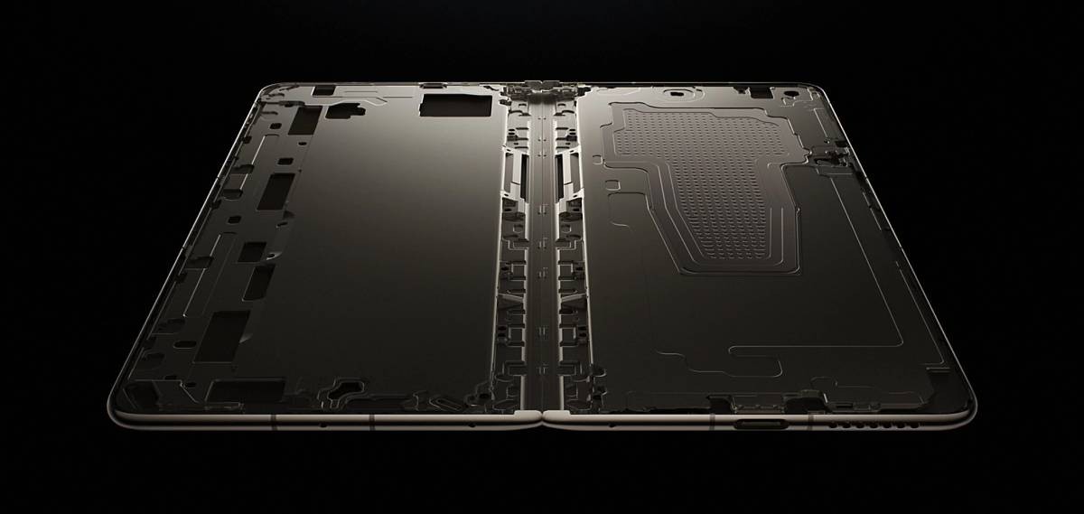 HUAWEI Mate X6’s aviation-grade aluminum middle frame