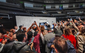 Samsung teases the extremely thin Galaxy S25 Edge 