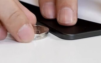 Oppo Find N5 thickness demonstrated 