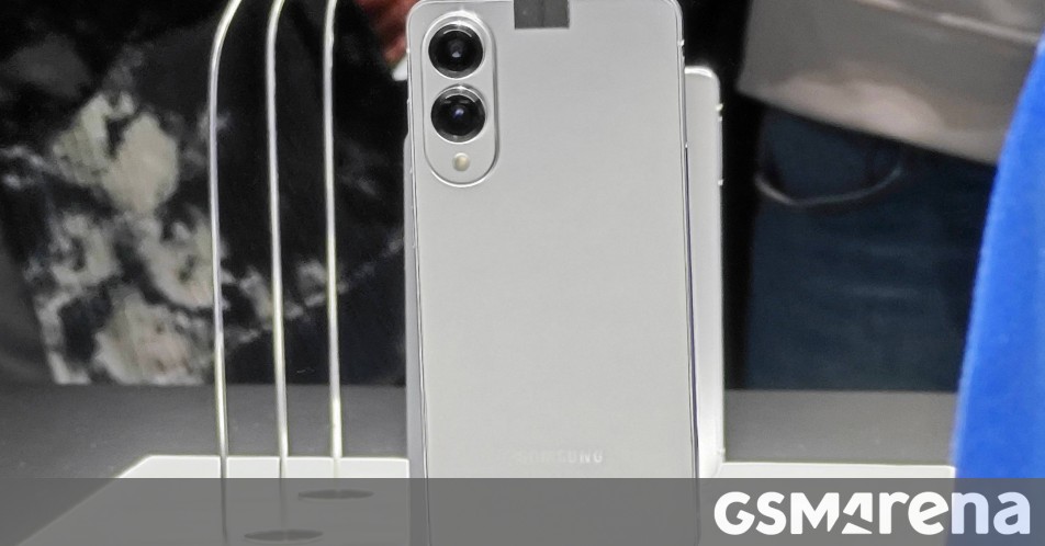 Samsung Galaxy S25 Edge's camera specs surface