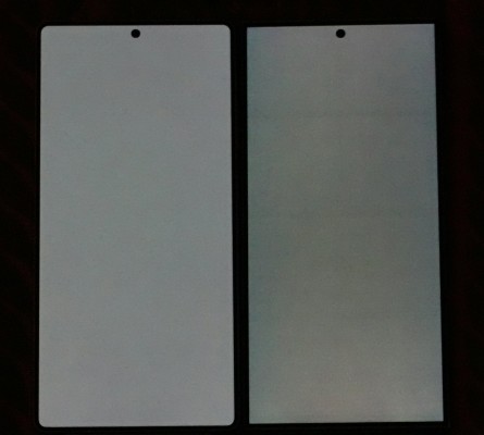 Samsung Galaxy S25 Ultra (Left) vs S24 Ultra (Right) in a very low -glowing setting