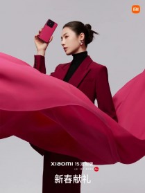 Xiaomi 15 in red