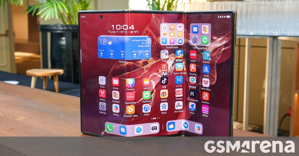 Foldable smartphone market in China grows 27% in 2024, Huawei dominates