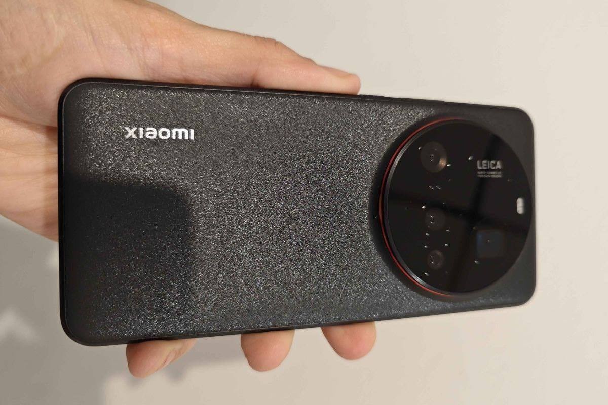 Xiaomi 15 Ultra Hands-on Photo