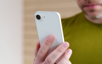 Apple iPhone 16e sells like hot cakes, early data shows