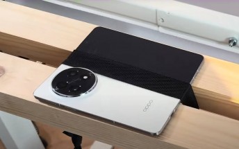 Oppo Find N5's hinge put to the test - can it support 45kg or will it break?