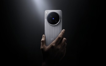 vivo X200 Ultra debuts with an add-on lens, X200s tags along with a huge battery
