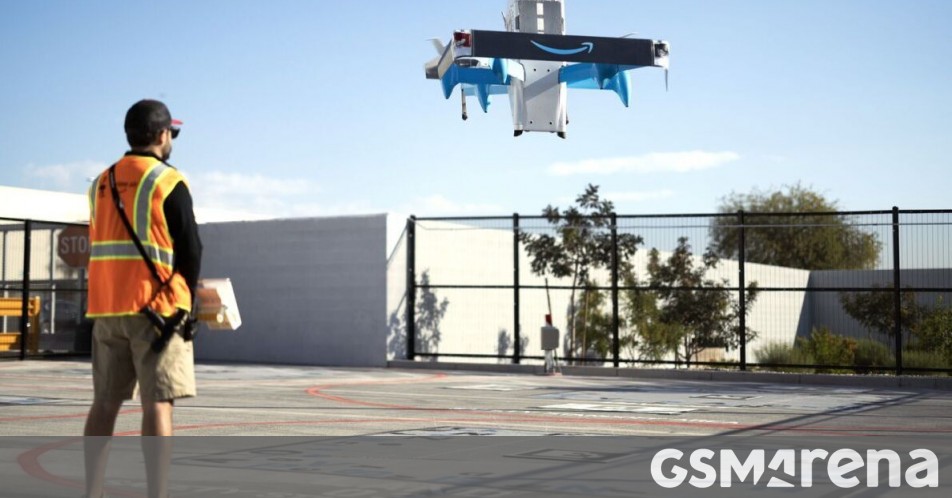 Amazon now delivers iPhones and Galaxy smartphones with drones