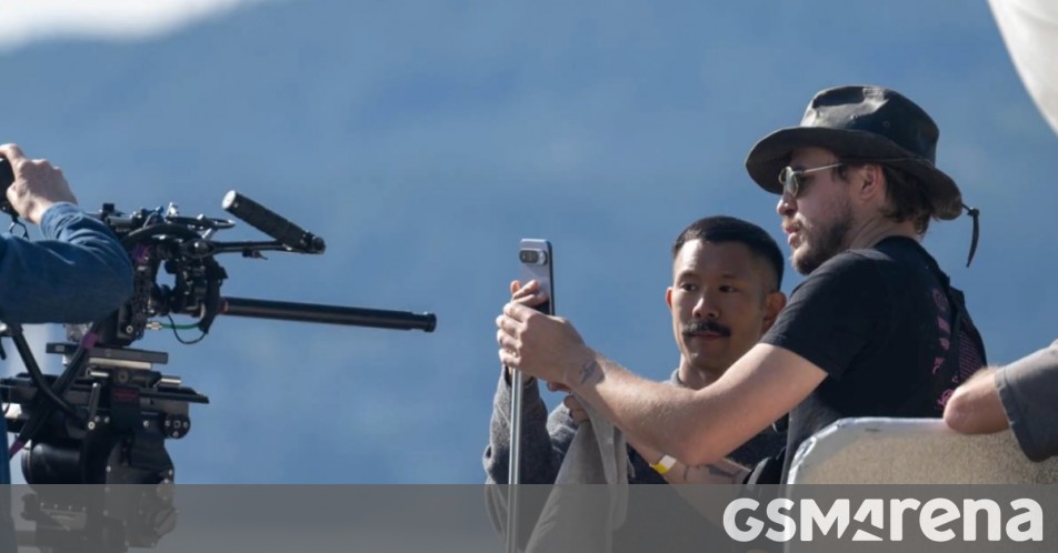 Google Pixel 10 appears in spy shots, colors also revealed