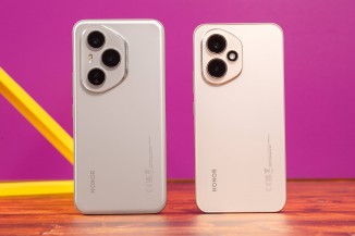 The Honor 400 Pro next to the Honor 400