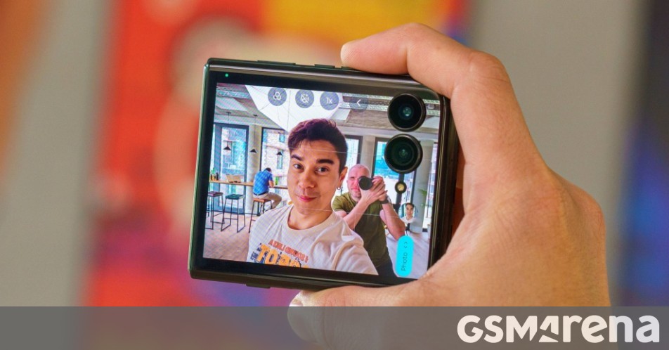 Motorola Razr, Razr+ and Razr Ultra 2025 are now for sale