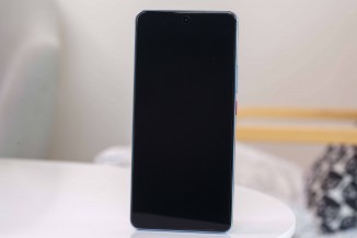 El Realme GT7 tiene un botón de encendido con acento rojo