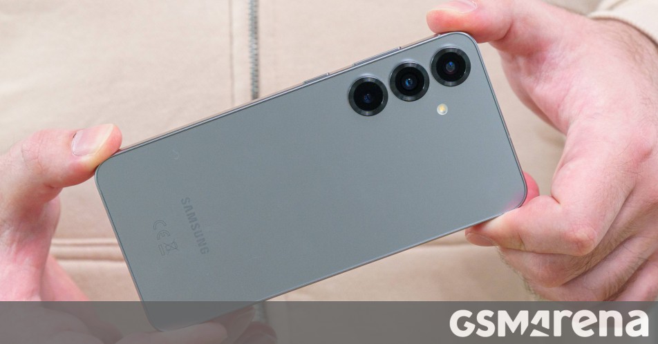 Samsung Galaxy S26 series might have thinner cameras