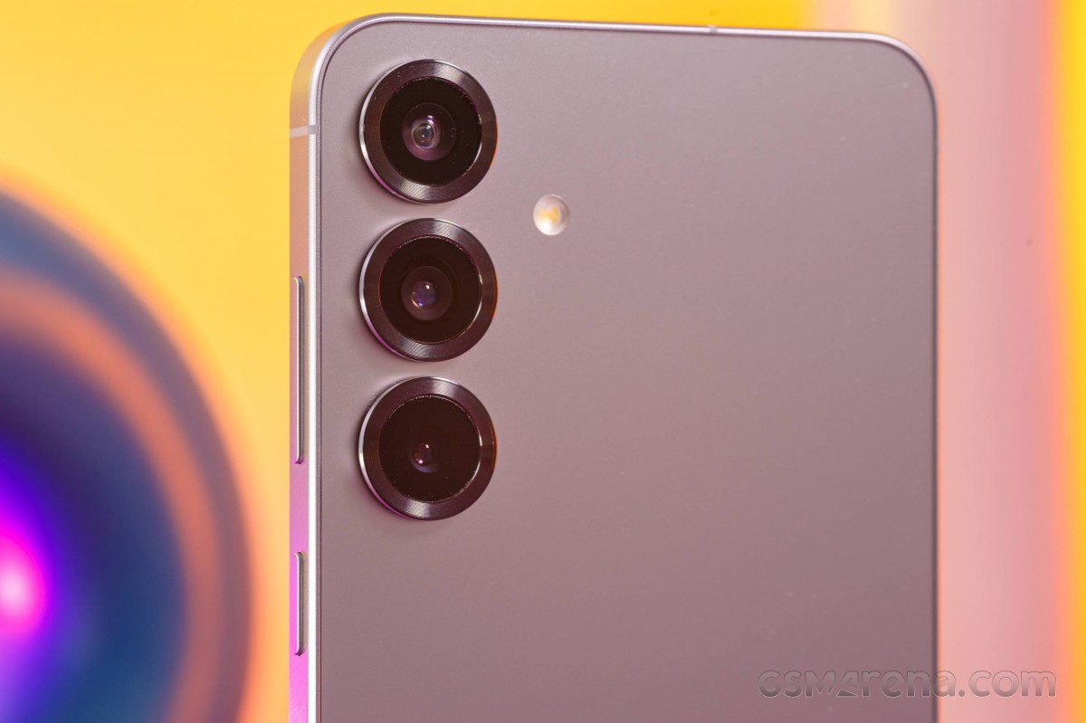 Samsung Galaxy S26 series might have thinner cameras