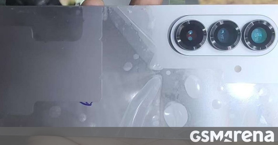Samsung Galaxy Z Fold7 allegedly spotted in the wild