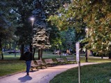 Zooms at night: vivo X100 Ultra - f/2.7, ISO 11776, 1/10s - vivo X200 Ultra vs. X100 Ultra camera battle