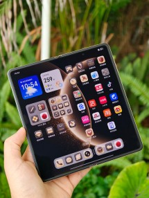 Honor Magic V5 (hands-on photos)