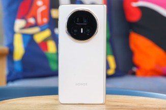 The Magic V5 in Ivory White